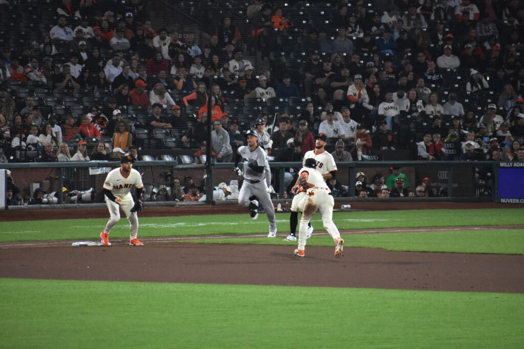 Cody Bellinger  grounds out to second base. 