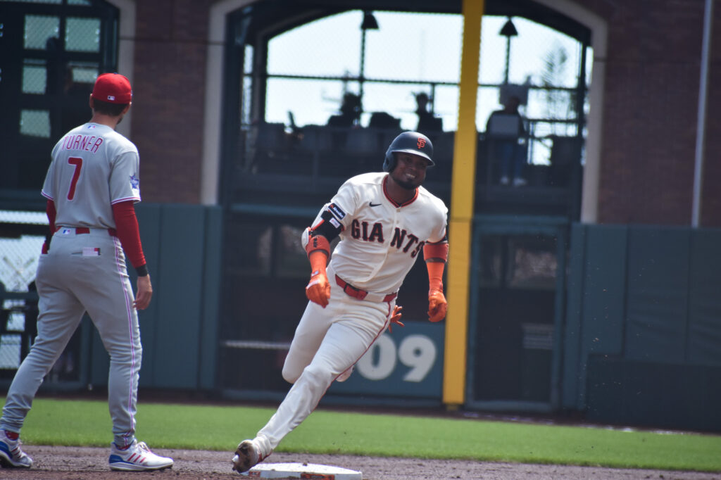 Luis Arraez rounding second base
