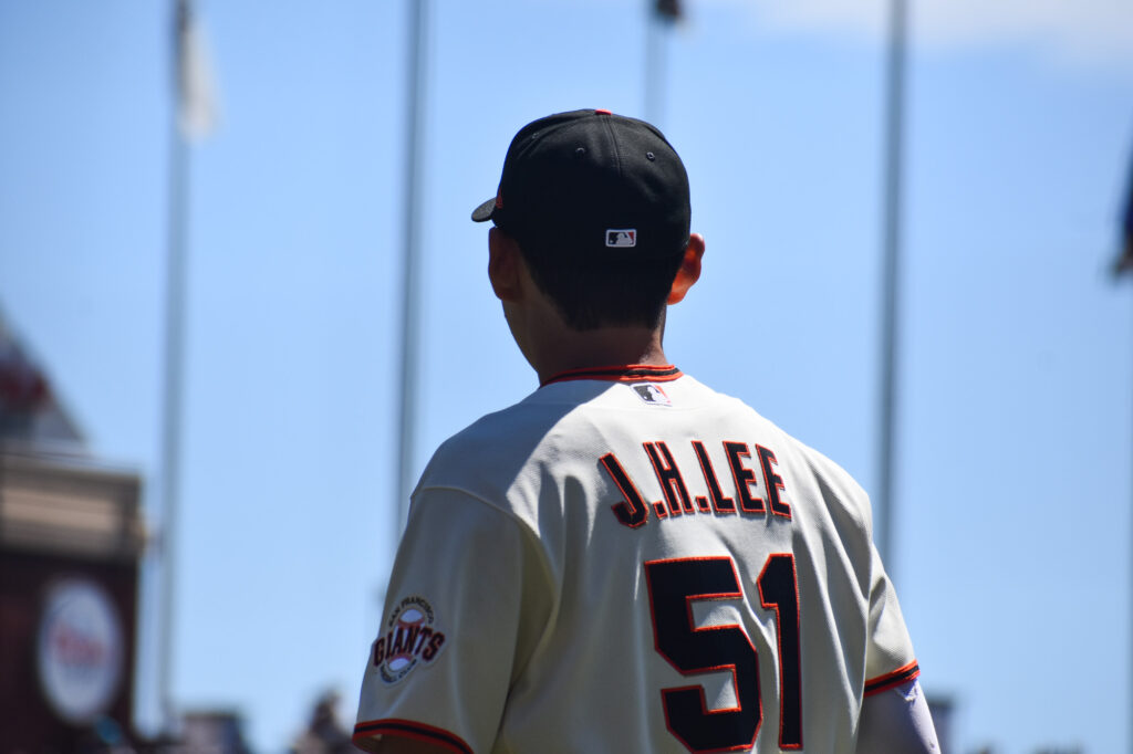 Jung Ho Lee warming up before facing the Phillies