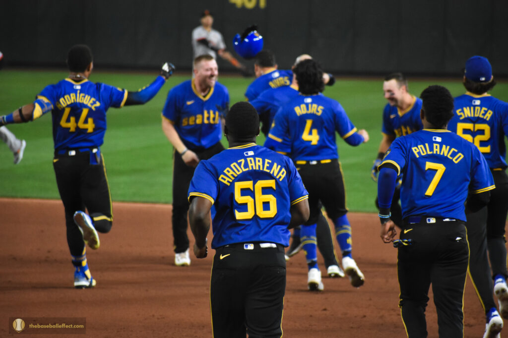 Mariners celebrate their walk-off win, Giants - Mariners, T-Mobile Park 2024